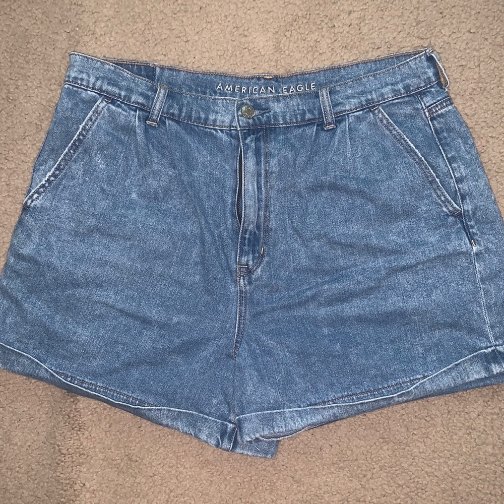 American Eagle Mom Short